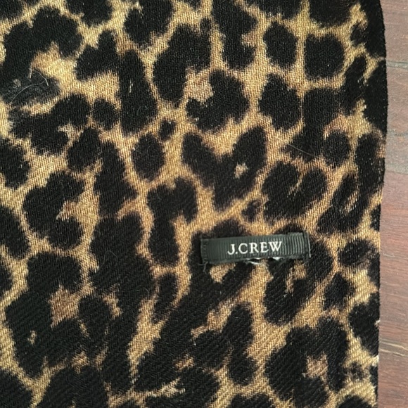 J. Crew Light Weight Wool Leopard Print Scarf - Picture 4 of 4